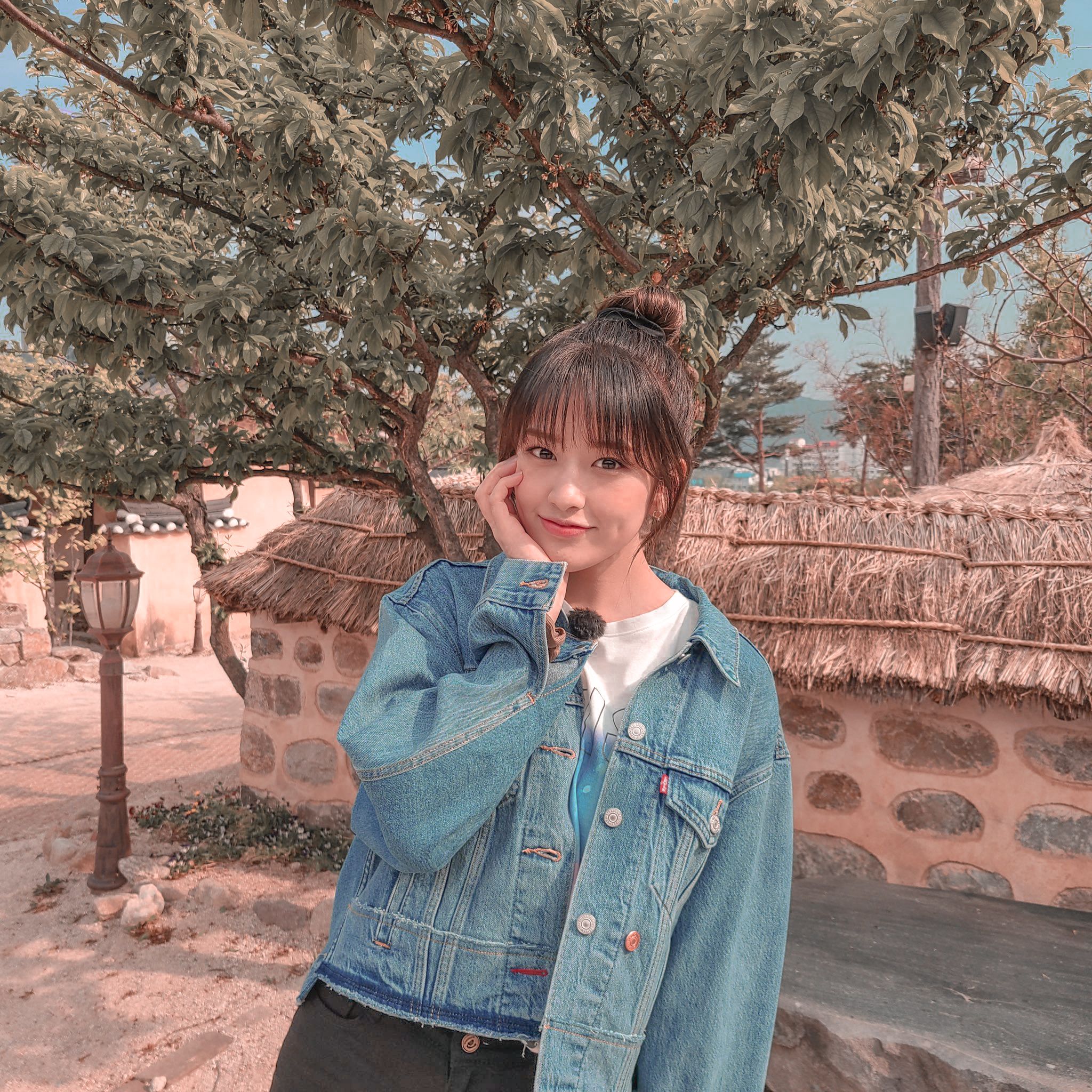 ahn yujin denim jacket fashion women ahn yujin denim jacket fashion women