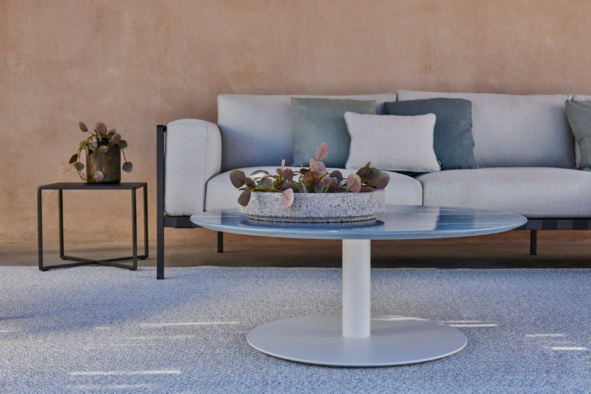 Tribu Tuinmeubelen bij Hanolux - 3000m² showroom in ...