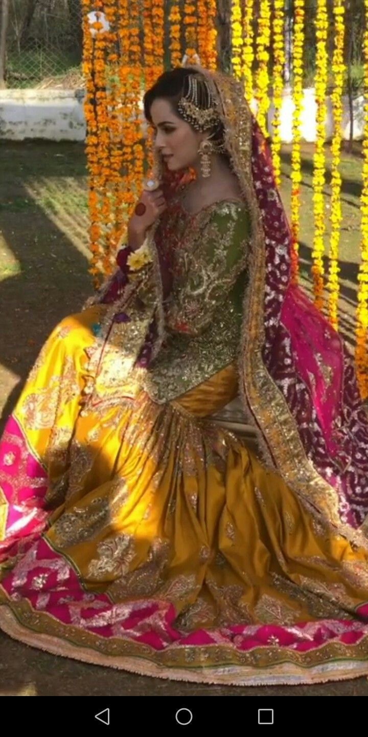 Bridal Mehndi Dresses, Asian Bridal Dresses, Bridal Dresses Pakistan, Pakistani Wedding Outfits, Bridal Dress Design, Pakistani Bride, Pakistani Wedding Dresses, Bridal Outfits, Mehandi Outfits Brides Pakistani Mehndi Dress