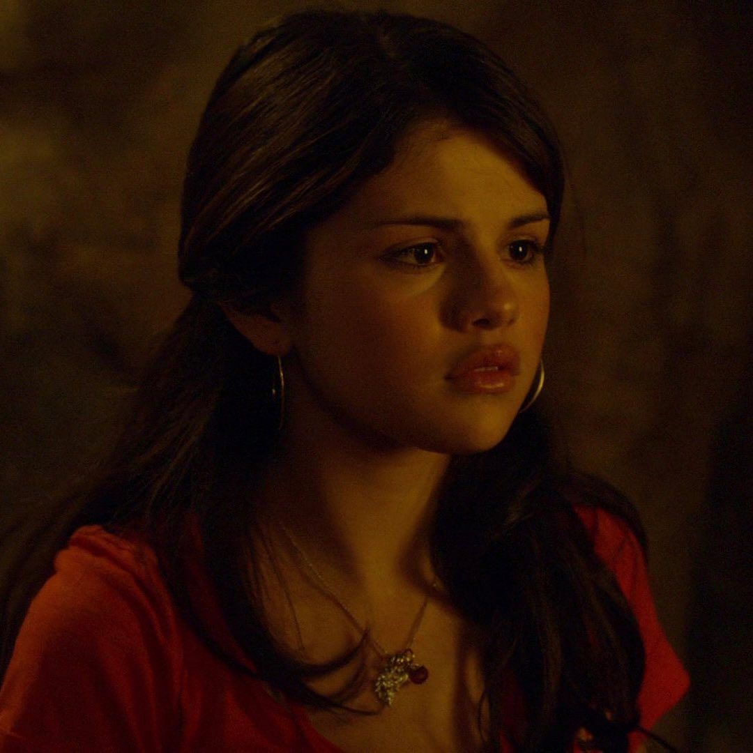 Pin by Lanie on Selena Gomez | Selena gomez, Selena, Wizards of waverly