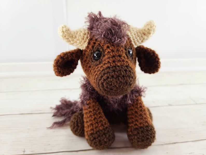 mini bison, mini bison crochet pattern, crochet pattern, crochet bison