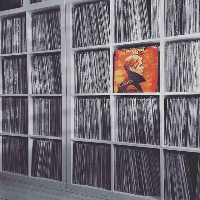 Low. Released 40 years ago today. --- #nowspinning #davidbowie #low #album #1977 #vinyl #lp #artrock #bowie #vinyligclub #vinyljunkie #vinylcollection #recordcollector #vinylcollector #recordcollection #nowplaying #vfrecordcollections #33rpm #vinylrecords #vinyladdict #vinylporn #brianeno #vinylcommunity #instavinyl #davidbowievinylskauen #records #coverart #albumcover #70s #vinyloftheday #lowalbum Low. Released 40 years ago today. --- #nowspinning #davidbowie #low #album #1977 #vinyl #lp #artro #lowalbum