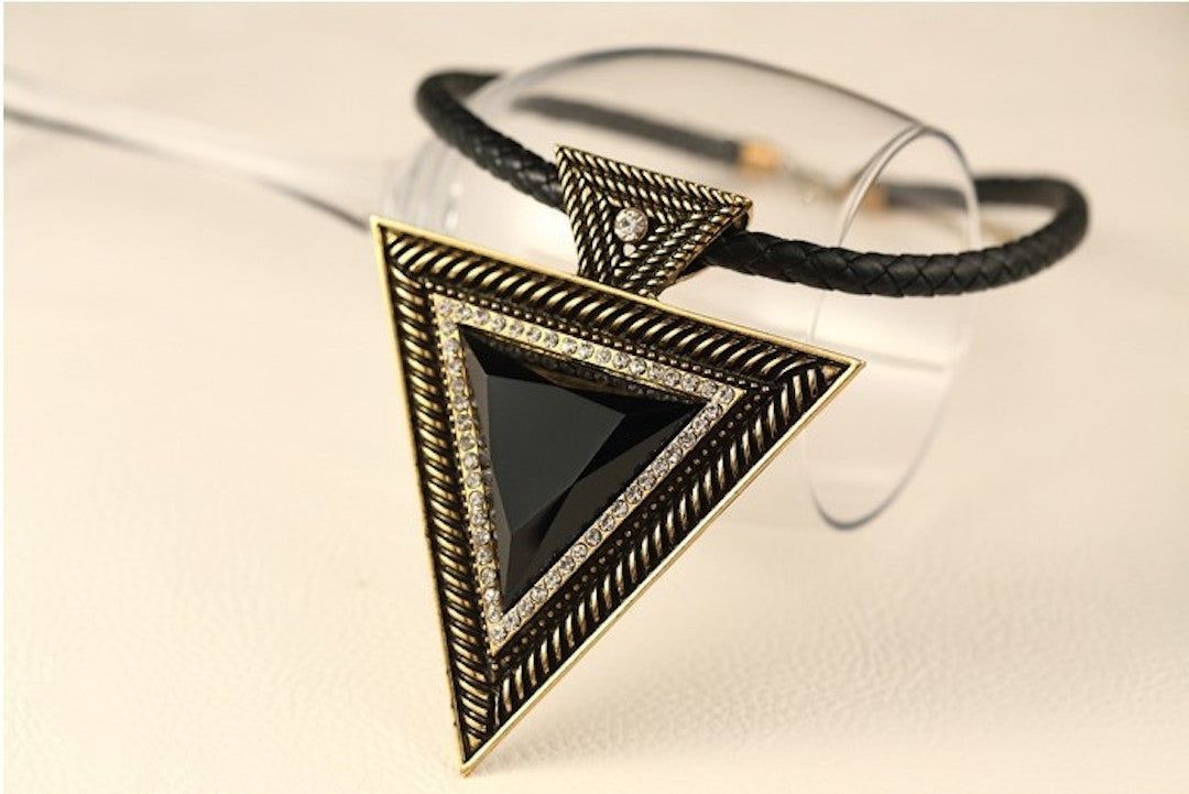 Get the fashion Triangle Rope Chain Necklace, the symbol of good luck in your life. Wear it indoors and outdoors and let the beauty be your loyal companion. Metals Type: Zinc Alloy Pendant Size:7.5*6.5cm Get 50% OFF this Triangle Rope Chain Necklace today! Just click the “Add to Cart” button above! We have very limited stock; they will go soon! Note: Please allow 2-4 weeks for delivery. Sterling Silver Chain Necklace, Pendant Necklace, Geometric Necklace, Accessory Gift, Rope Chain, Engagement Gifts, Fashion Necklace, Jewelry Collection, Chokers