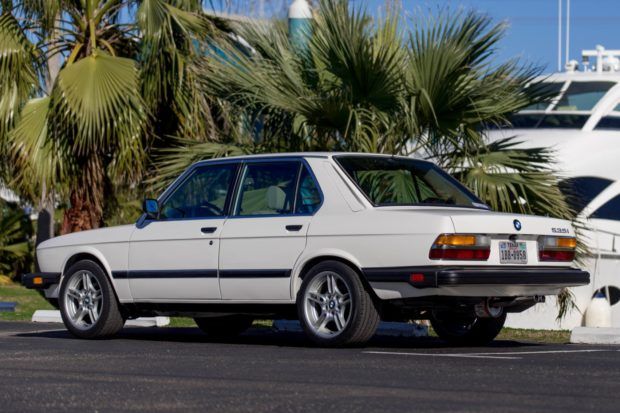 No Reserve: 1985 BMW 535i 5-Speed | Bmw, Bmw 535i, Alpine white