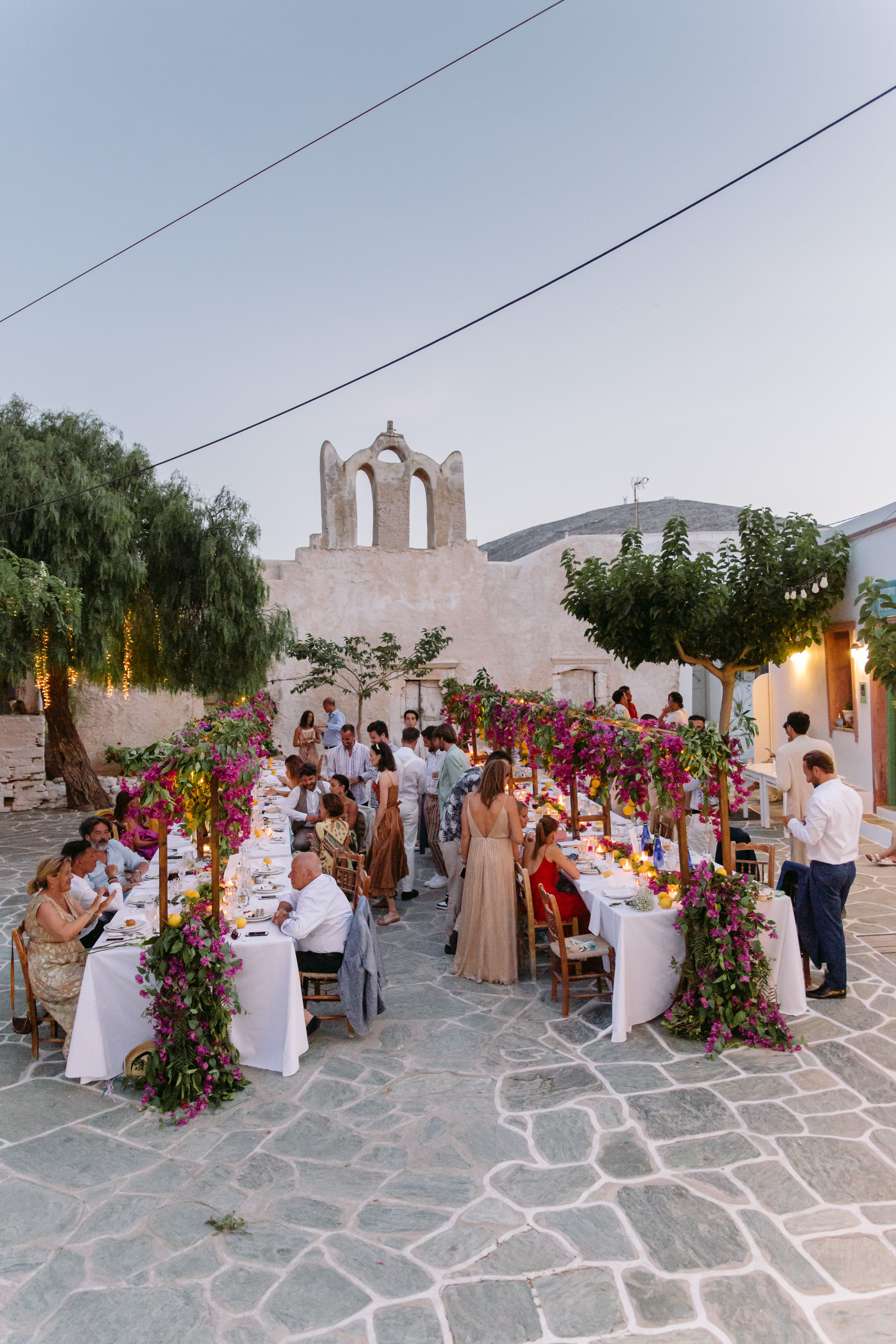 Wedding In Greece, Wedding Spain, Santorini Wedding, Table Wedding, Wedding Table Settings, Wedding Menu, Wedding Inspo, Bougainvillea Wedding, Wedding Flowers