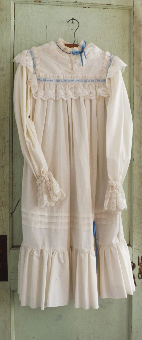 Girls White Flannel Night Gown and Night Cap Sizes and Nightgown for Doll