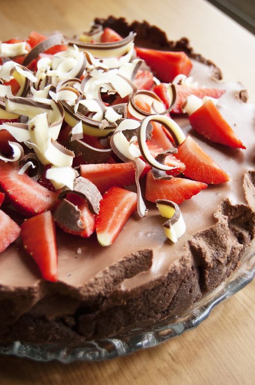 "heittämällä paras suklaakakku, jota olen koskaan syönyt!" - Sunday Blondie | Lily.fi Cooking Recipes Desserts, Vegan Desserts, Baking Recipes, Delicious Desserts, Cake Recipes, Yummy Food, Sweet Bakery, Sweet Pastries, Food Tasting
