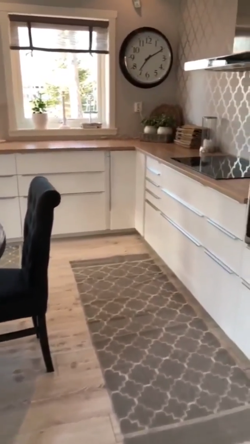 A Beautiful Trellis Design brought to you by I Love Wallpaper. A Sophisticated, Elegant and Timeless Kitchen inspired by The Camden Trellis Wallpaper. For more colours and similar designs visit ilovewallpaper.co.uk #ilovewallpaper #homedecor #interiordesign #wall #polebarns