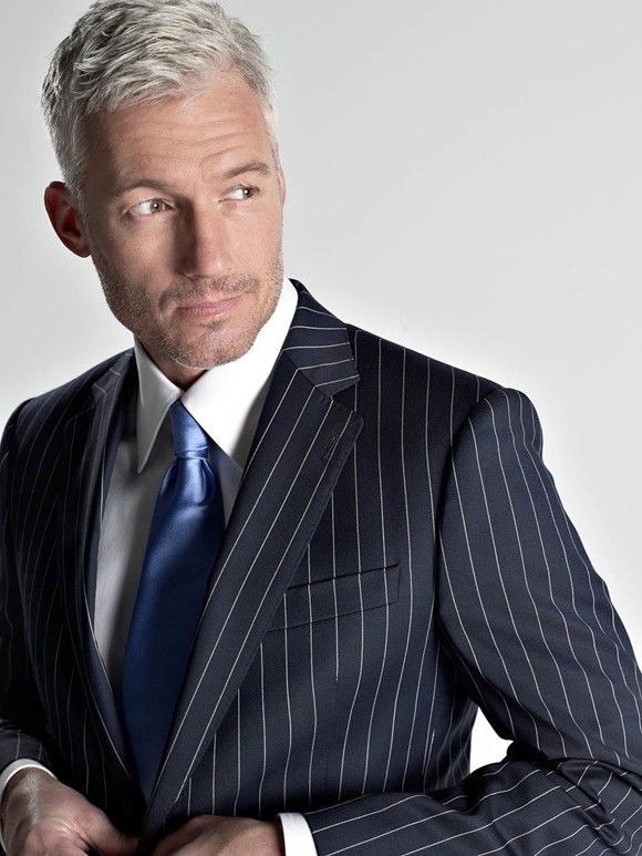 Man oh man. This is how a guy should do gray hair (you still get a good cut) and the suit, tie and shirt with cuffs showing is killing me. Love it. Biddy Craft Older Mens Hairstyles, Haircuts For Men, Latest Hairstyles, Style Masculin, Silver Foxes, Men With Grey Hair, Hommes Sexy, Mens Cuts, Going Gray