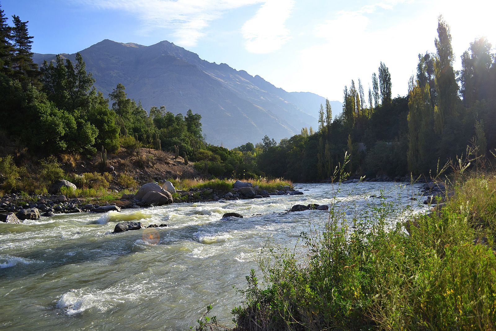 Río Maipo. Sector San Gabriel en el Cajón del Maipo. Foto de Mario ...