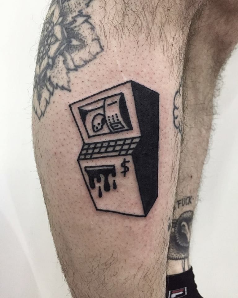 Cash Machine #oldschool #traditional #blackwork #blackworker #blacktattoo #bloody #skull #blacksubmission #traditionaltattoo #tattoo #tatuaggi #liberarte #milano INFO: Liber.Arte Tattoo, Piercing & Supply Milano Via illirico 11 - 0292885793 www.liberartetattoosupply.it www.liberartetattoopiercing.it Drawing Pictures, Pictures To Draw, Blackwork, Geometric Tattoo, Triangle Tattoo, Milano, Boba, Tatting, Piercing
