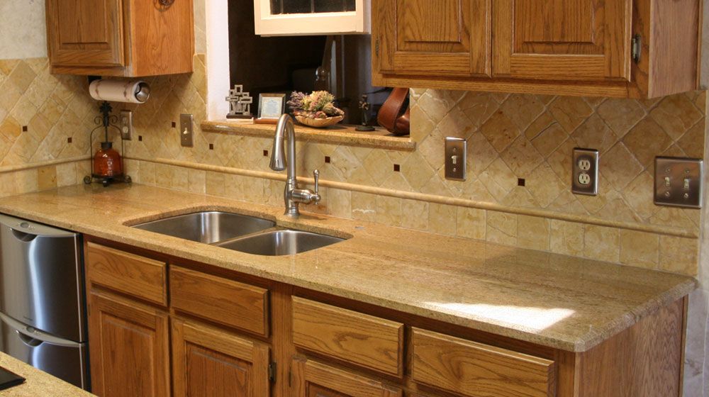 Colonial Cream Granite With Maple Cabinets Granite Kitchen