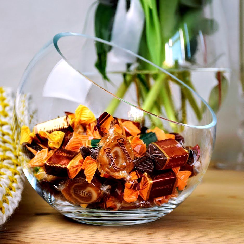 Glass fruit bowl perfect for presenting juicy fruit | Great as a centrepiece or as a gift Counter Display, Shop Counter, Terrarium Jar, Champagne Saucers, Sweet Jars, Glass Fruit Bowl, Square Vase, Candle Displays, Juicy Fruit