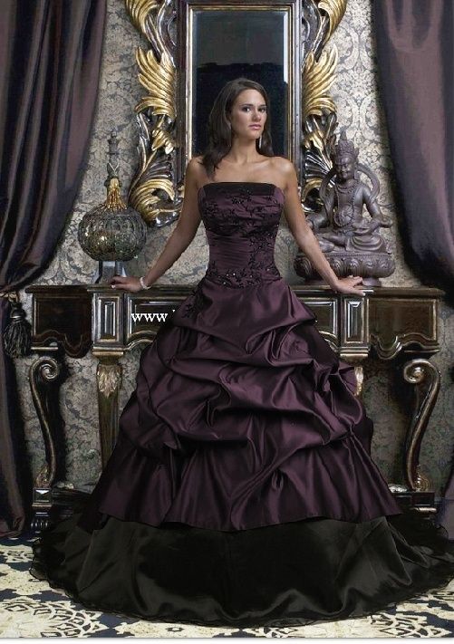 vestidos de novia para las que no quieren llegar de blanco al altar