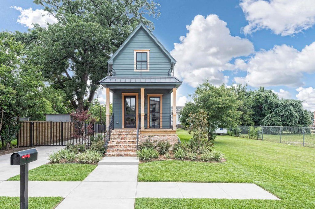 Fixer Upper Houses For Sale Near Me Nc Fixer In 2020 Old Houses Old Farm Houses Old Southern Homes