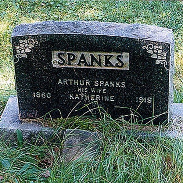 'Til death do them part... Genealogy Humor, Genealogy Chart, Ancestry Genealogy, The Last Laugh, Cemetary, Cemetery Art, Cemetery Headstones, Cemetery Monuments, Smosh