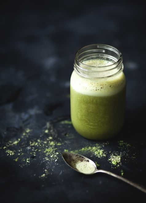 Smoothie au thé vert, banane & érable Green Tea Smoothie, Tea Smoothies, Smoothie Bowl, Smoothie Recipes, Smoothie Vert, Matcha Tea, Matcha Green Tea, Raw Food Recipes, Healthy Recipes