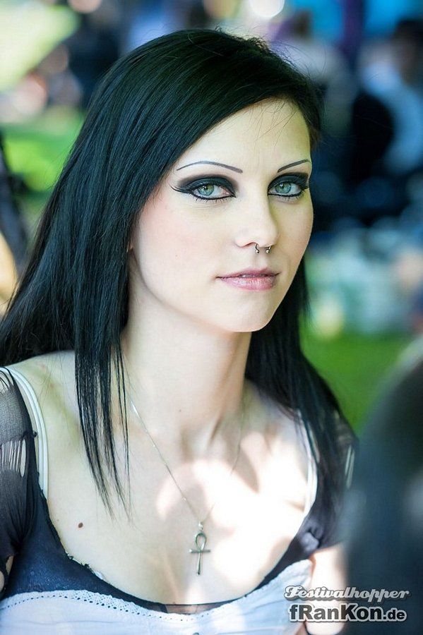 Gothic frauen treffen
