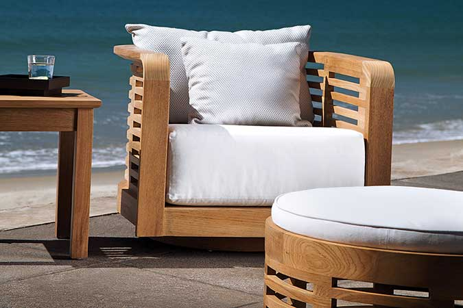 Dream In Red Treat Yourself 2 Outdoor Comfort W The Bali Lounger Lounger Chaise Red Cushion Chili M Outdoor Comfort Lounger Outdoor Patio Furniture