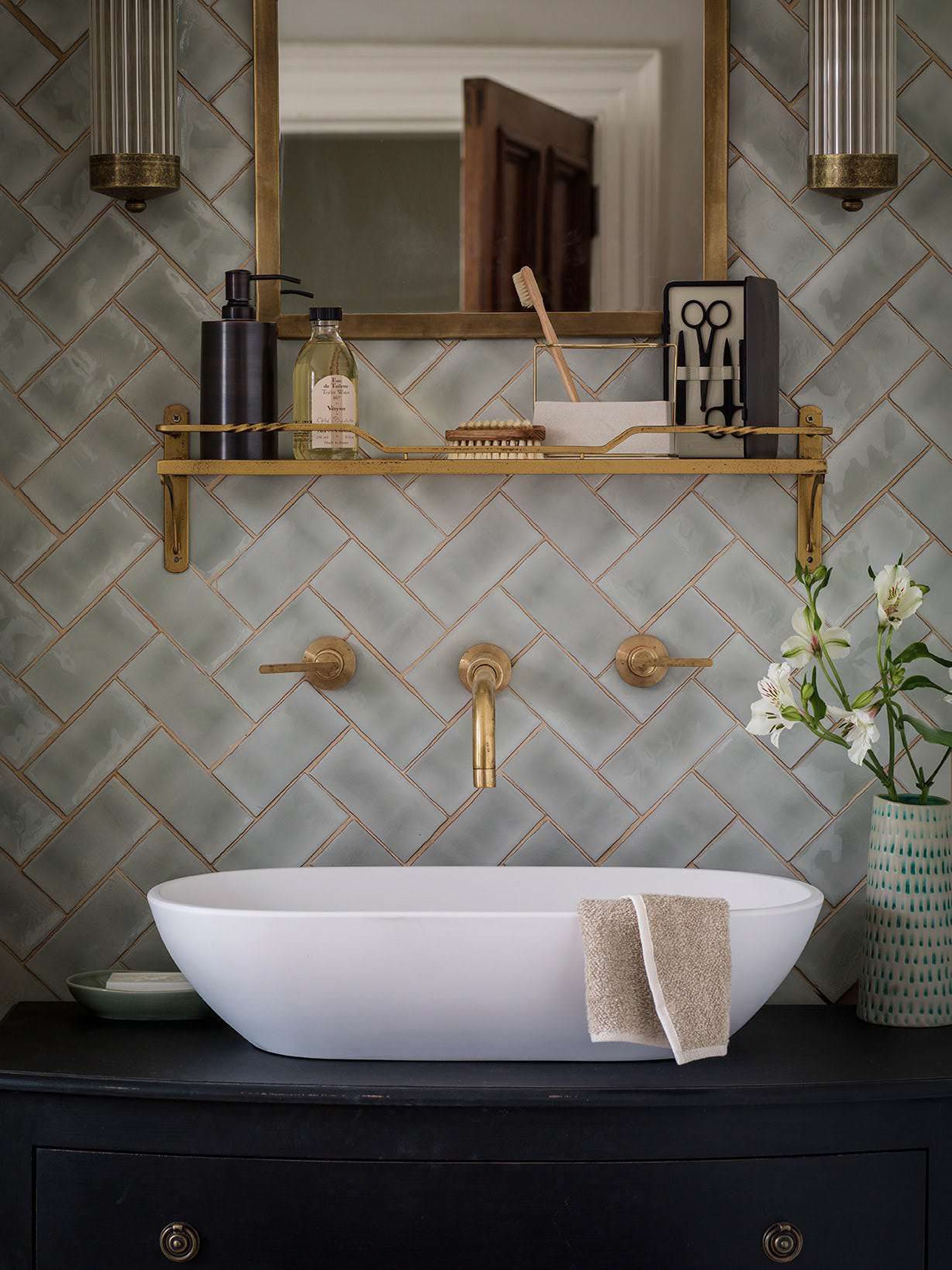 Beautiful Traditional Bathroom With Hits Of Brass Beautiful Traditional Bathroom With Hits Of Brass