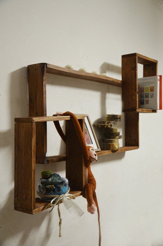 Mensola moderna in legno massello di pallet riciclato Mensola di legno Superman | Etsy