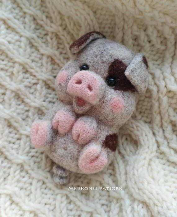 Pig Needle felted Brooch Pink Piggy Needle felting brooch Wool Handmade Felt Brooch Piggy Handmade New Year Gift Cute Piggy Wool Jewelry #needlefeltedbunny