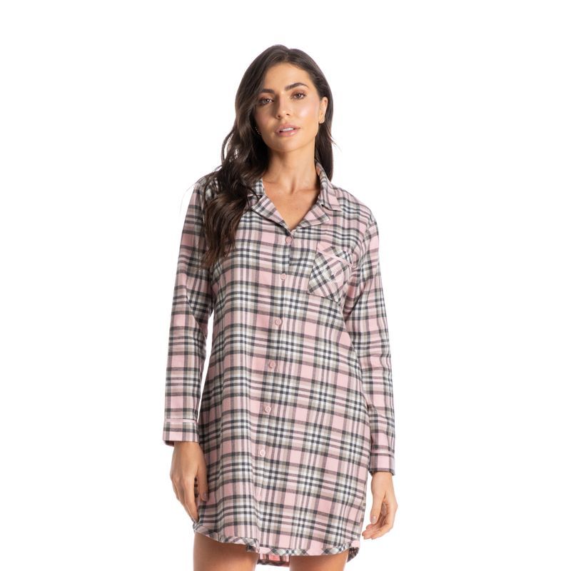 Camisão Feminino Abotoado Curto Xadrez Brigite é pura elegância! Um camisão clássico e muito moderno, com uma modelagem ampla, perfeito para suas horas de descanso. Seu decote possui gola, suas mangas são longas com punhos e sua frente é abotoada com botões bem fixados, e um impecável acabamento interno. Detalhe para sua lateral esquerda com bolso bordado com o brasão Daniela Tombini.
Confeccionado em Flanela Xadrez, tecido plano flanelado com fios retorcidos e penteados o que permite um toque Daniel, Womens Plaid, Toque, Shirts, Women's Top, Products, Fashion, Cuffs, Gingham