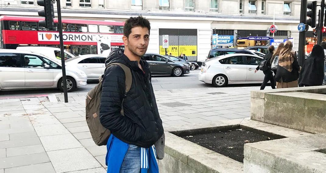 O Xρήστος Σπανός ερωτεύτηκε και παντρεύτηκε την καθηγήτριά του πριν 16 χρόνια -Η φωτογραφία από το γάμο του: ΣΤΟ INSTAGRAM Η συλλεκτική… Winter Jackets, Style Inspiration, Trending, Fashion Trends, Outfits, Instagram, Winter Coats, Suits, Winter Vest Outfits
