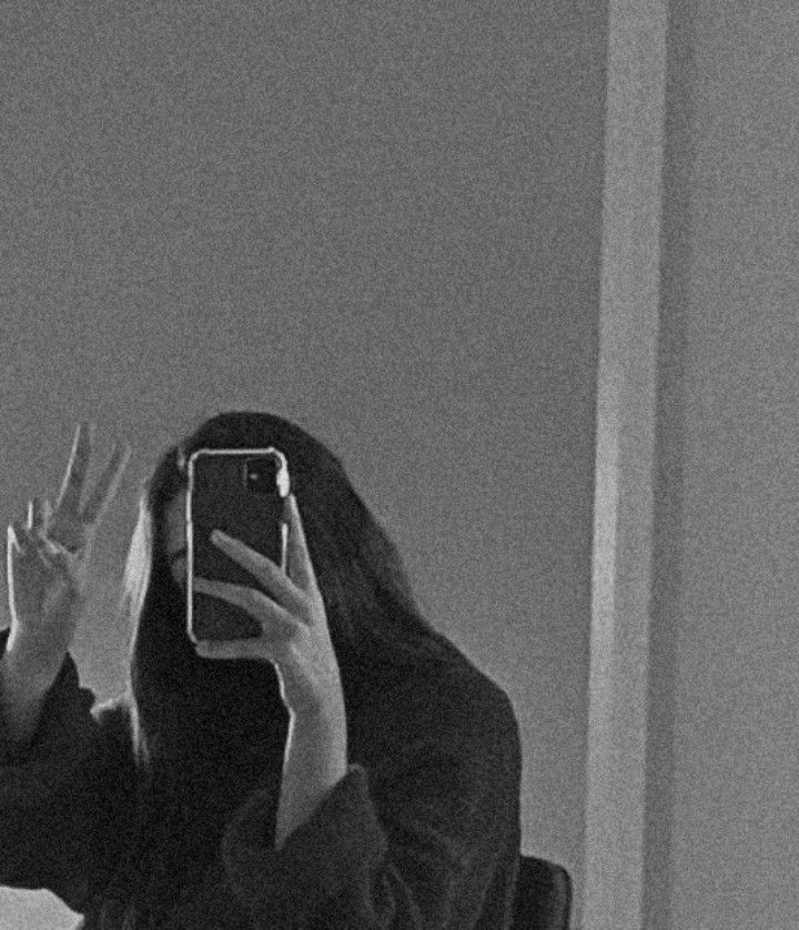 Izma Black Girl Photo Mirror Selfie Izma Black Girl Photo Mirror Selfie, Black And White Mirror Selfie Girl