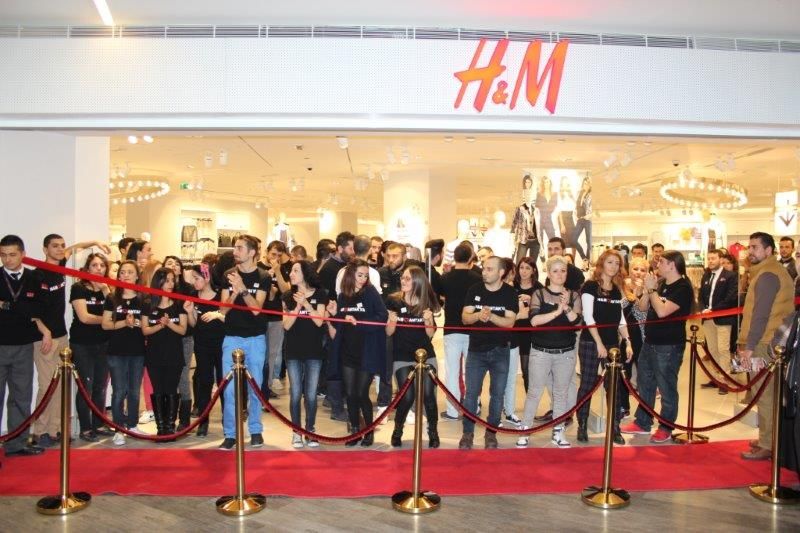 Moda Ve Kaliteyi En Iyi Fiyatla Moda Severlere Sunan H M Bugun Saat 12 00 De Palladium Antakya Avm De Acildi Moda Severler Icin Acilis Gunune Ozel Surprizle