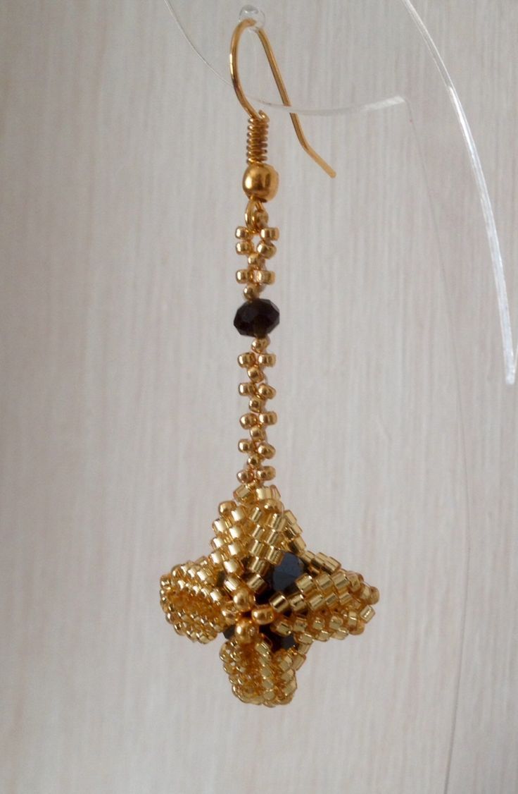 Several master classes on weaving earrings from beads, step-by-step photos and description Several master classes on weaving earrings from beads, step-by-step photos and description