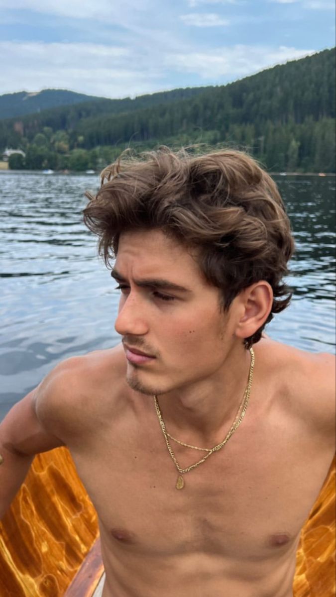 Vintage Hairstyles, Mens Hairstyles, Men's Haircuts, Wavy Hair Men