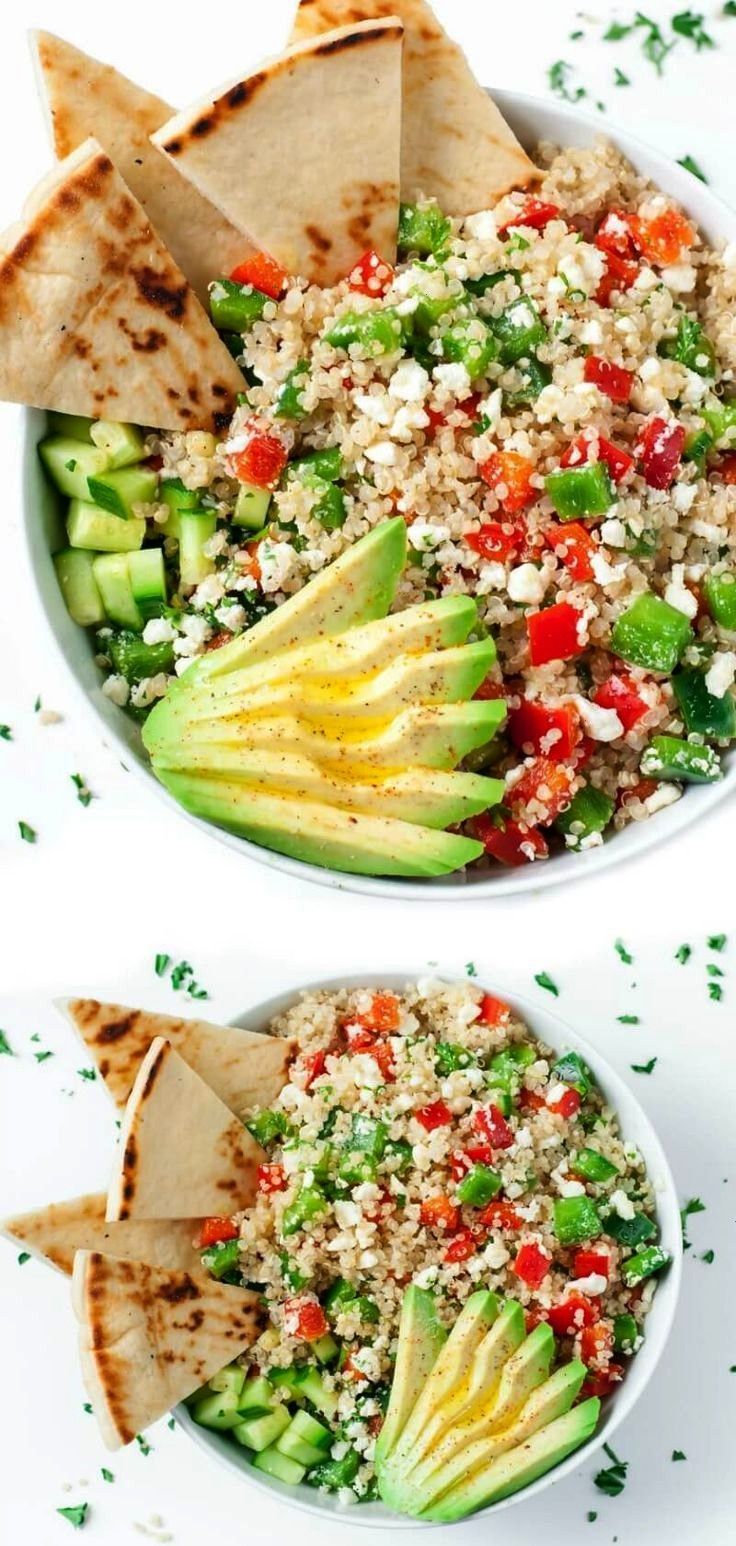 tasty vegetarian Greek Quinoa Bowls make healthy eating a breeze!These tasty vegetarian Greek Quino