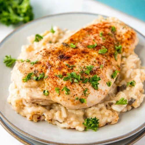 Just 10 minutes of prep and 3 simple ingredients, this Chicken and Rice Bake is practically hand's off! Have a yummy one pan meal on the table in an hour! Easy Chicken And Rice, Creamy Chicken, Baked Chicken, Chicken Rice, Avocado Chicken, Bacon Avocado, Chicken Salad, Cooking Whole Chicken, Italian Sausage Soup