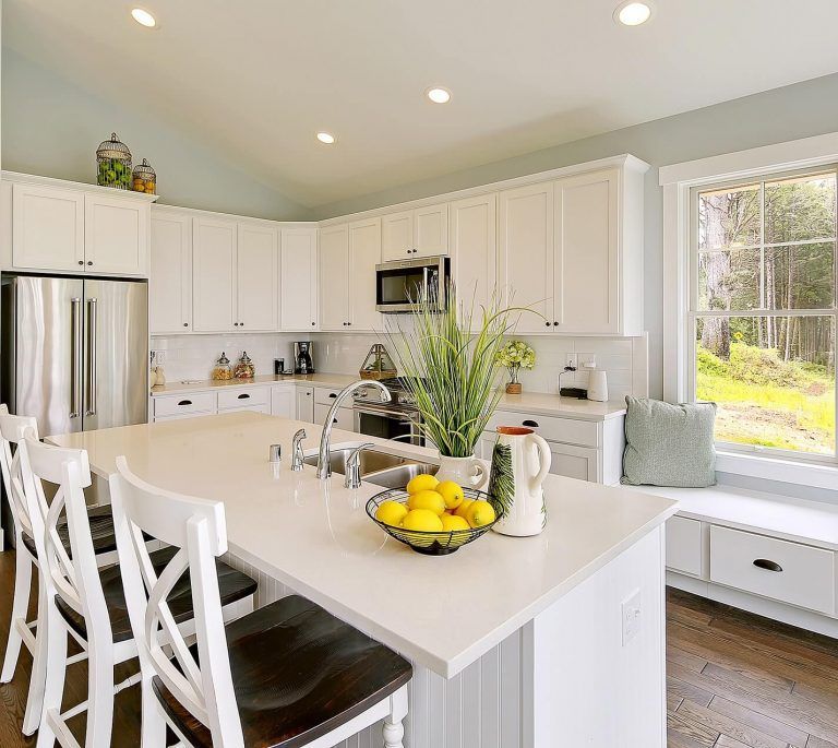 Best Coastal Kitchens Get Beach Themed Kitchens Decor Ideas 2021 Coastal Kitchen Coastal Kitchen Design Coastal Interiors Design