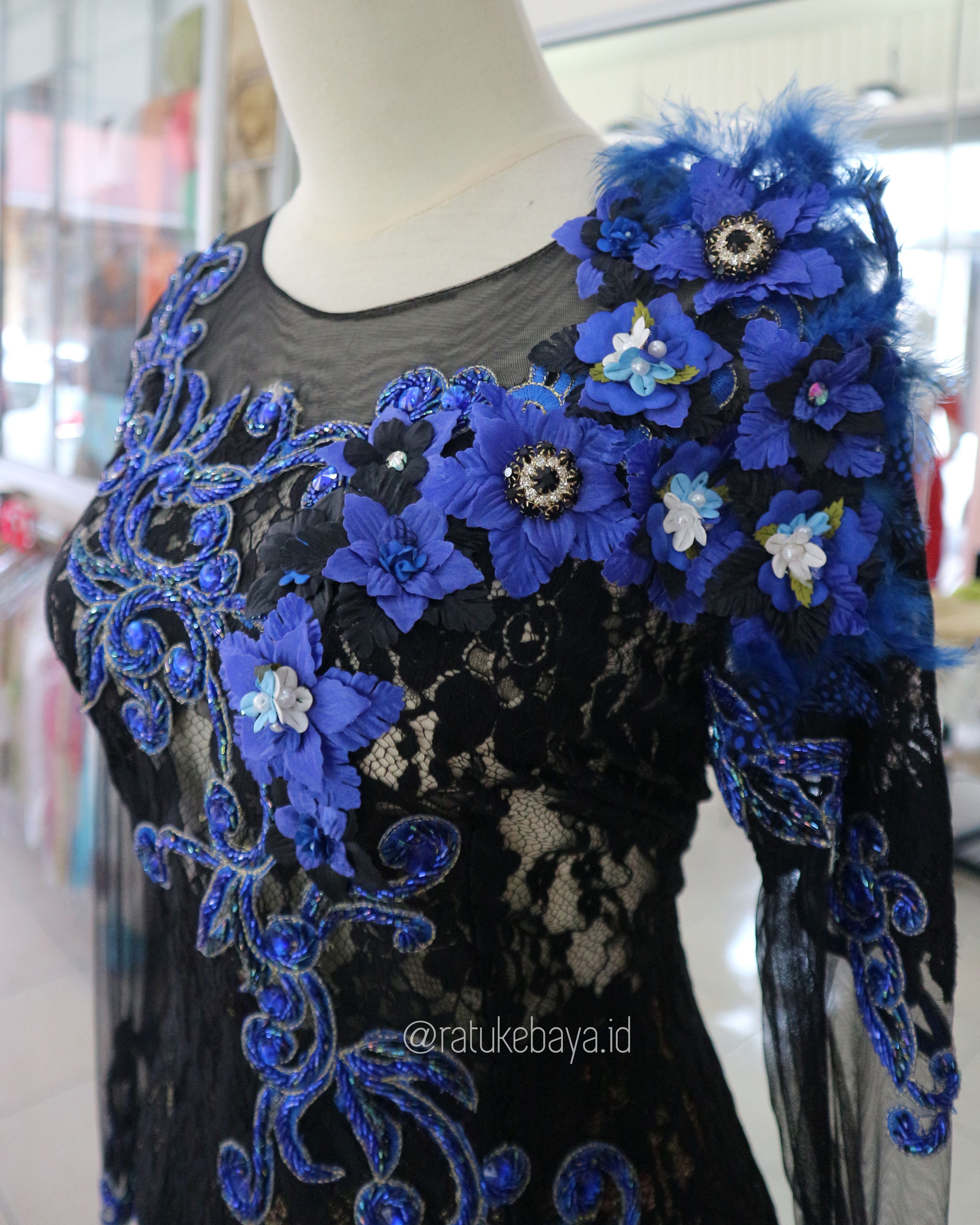 Beading And Applique Payet Kebaya Bunga