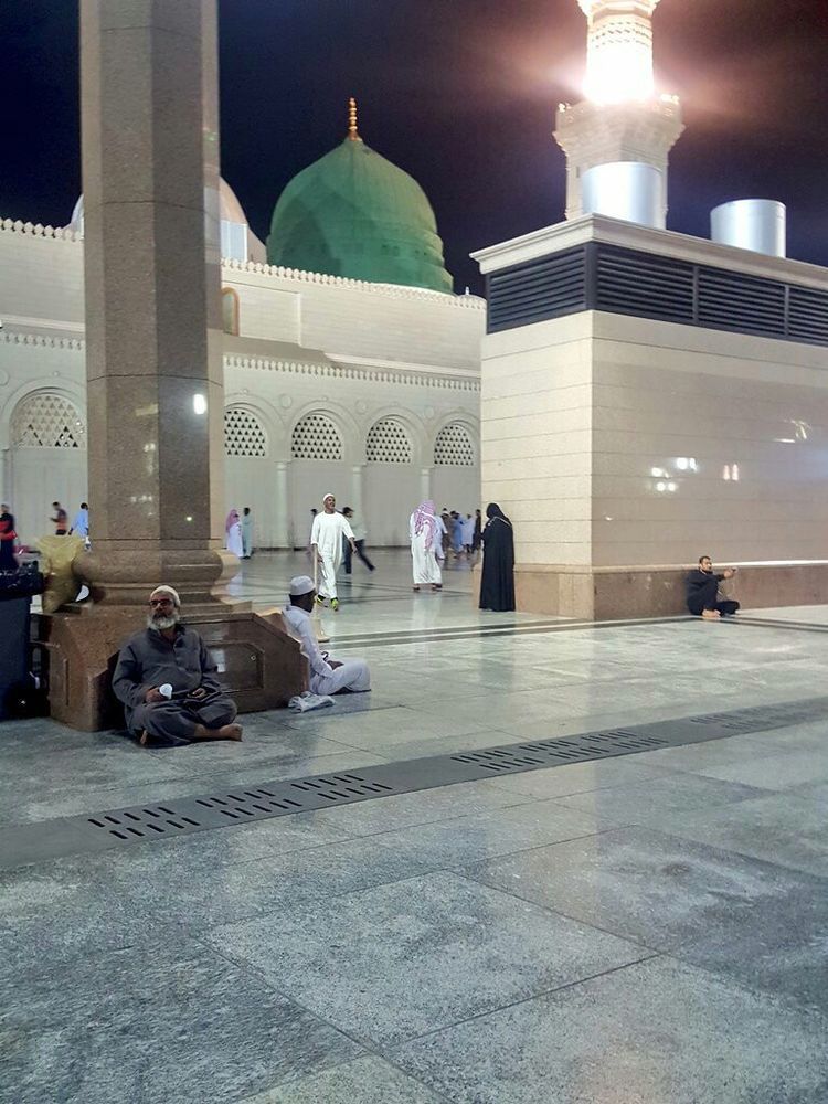 Pin By ꪑꪮⅈꪀ ડ 𝕥ꫝⅈꪀ𝕜ⅈꪀᧁ On M A D I N A Medina Mosque History Of Islam Beautiful Mosques