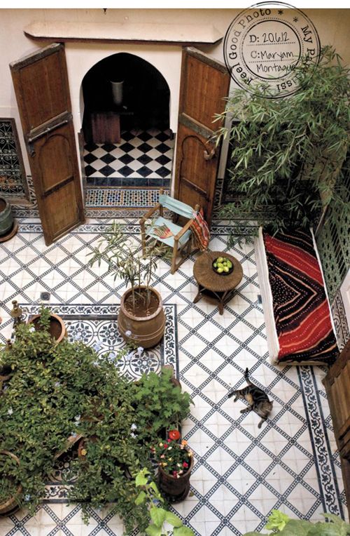 azulejo no teto azulejo estas na parede no ch 227 o e no teto azulejo no teto azulejo estas na parede no ch 227 o e no teto