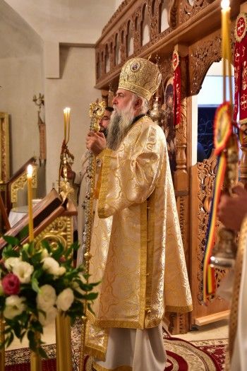 Priveghere la icoana Maicii Domnului „Ierusalimitissa” de la Mănăstirea Înălțarea Sfintei Cruci - Budești | Arhiepiscopia Râmnicului