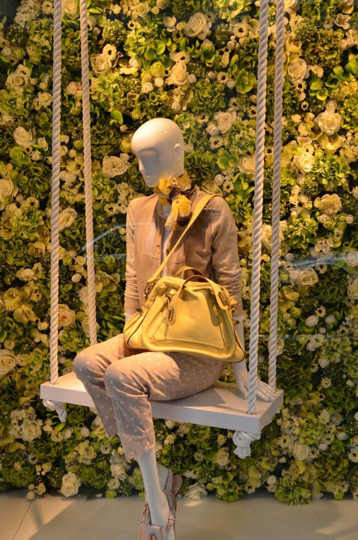 Reb Loft Effekt Hylder Fashion Window Display Store Design Boutique Spring Window