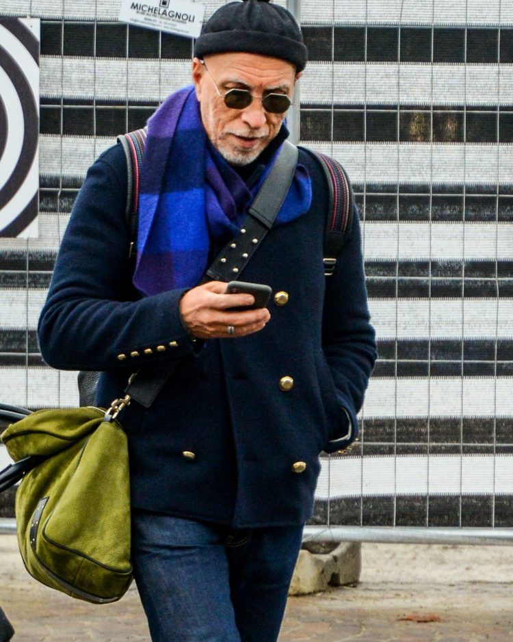 オクタゴンタイプのサングラスでコーデの印象をより個性的に 男性のストリートスタイル メンズファッション メンズ コーデ オクタゴンタイプのサングラスでコーデの印象をより個性的に 男性のストリートスタイル メンズファッション メンズ コーデ