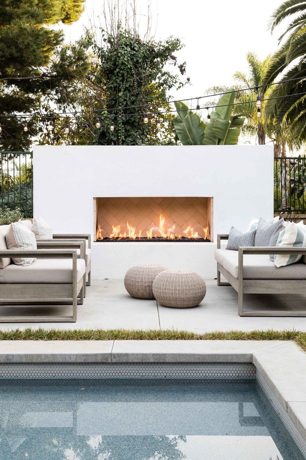 The Prettiest Modern Farmhouse in the Entire World (for *Real* Though) | lark & linen Backyard Inspo, Small Backyard Patio, Backyard Patio Designs, Backyard Pools, Patio Ideas, Backyard Landscaping, Diy Patio, Wood Patio, Budget Patio