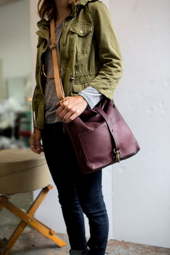 Women S Burgundy Leather Tote Crossbody Bag Market Made To Order Please Allow 2 3 Weeks For Delivery Thank You Awlsnap S Signature Bag The Tomtom Was Born Out Need A