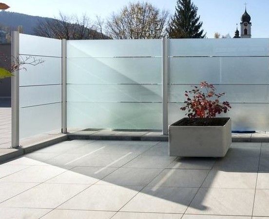 Frisch 40 Zum Sichtschutz Fur Maschendrahtzaun Glaszaun Gartendesign Ideen Sichtschutz Terrasse Glas