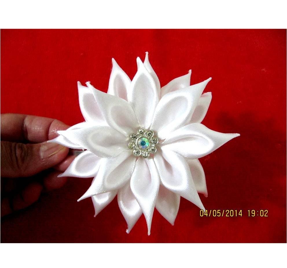 Flores Blancas Hermosas P Talos De Rect Ngulos Kanzashi En Cintas ~ Lazos De Cinta De Raso Paso A Paso Flores Blancas Hermosas P Talos De Rect Ngulos Kanzashi En Cintas ~ Lazos De Cinta De Raso Paso A Paso