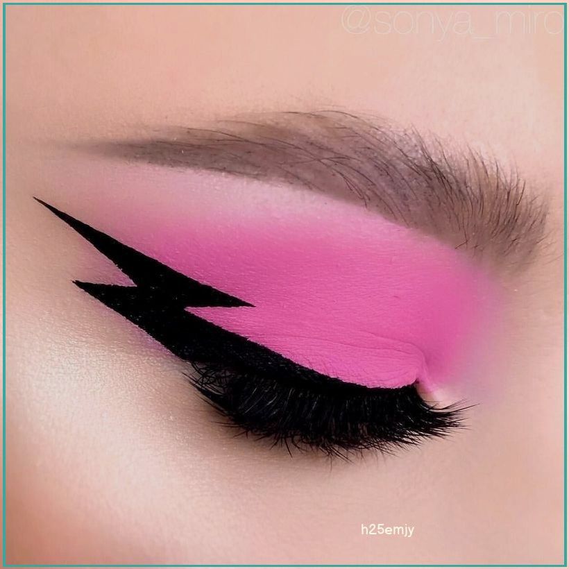 58 Best Halloween Eye Makeup Ideas 2019 - Litestyl 58 Best Halloween Eye Makeup Ideas 2019 - Litestyl