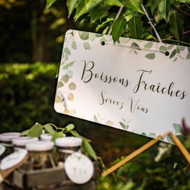 Pancarte Boissons Fraîches eucalyptus papier texturé et dorure 47x26cm #boissonsfraîches Pancarte Boissons Fraîches eucalyptus papier texturé et dorure 47x26cm, décoration anniversaire et fêtes à thème sur Vegaoo Party #boissonsfraîches