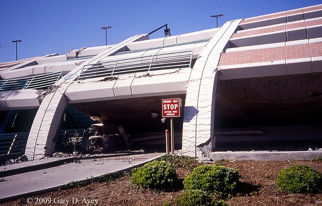 Collapsed Csu Northridge Parking Structure Following Northridge Earthquake Ii Northridge Earthquake Northridge Recent Earthquakes