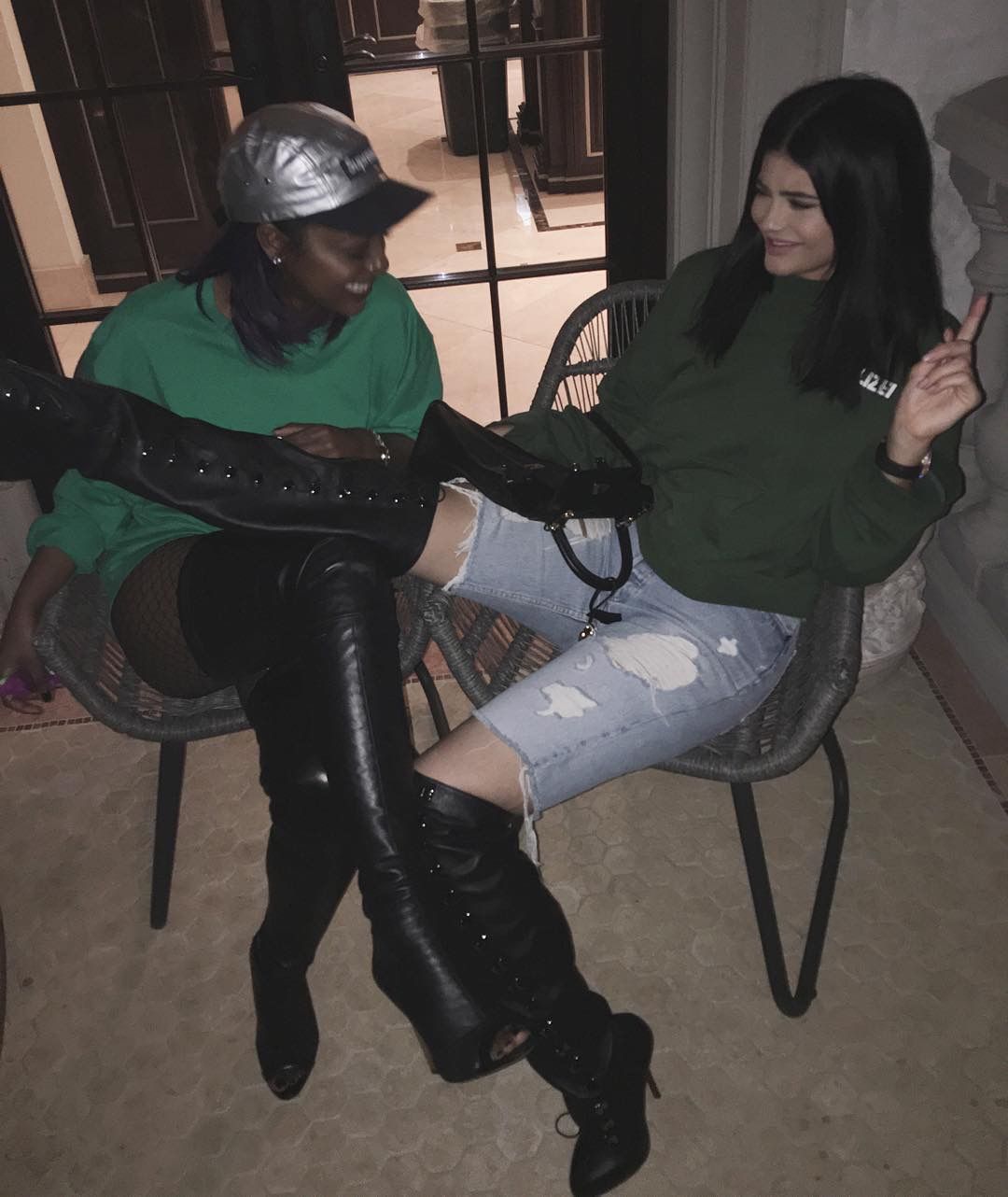 Kylie Jennerın bebeği için aldığı çanta şaşırtıyor Kylie Jennerın bebeği için aldığı çanta şaşırtıyor
