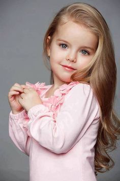 ''No burles...fue su decision , No burles...Es Su cuerpo, No burles..… #romance # Romance # amreading # books # wattpad Beautiful Little Girls, Cute Little Girls, Beautiful Children, Beautiful Babies, Cute Kids, Cute Babies, Baby Girls, Beautiful Smile, Gorgeous